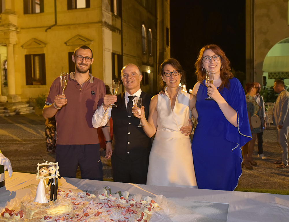 famiglia felice allargata